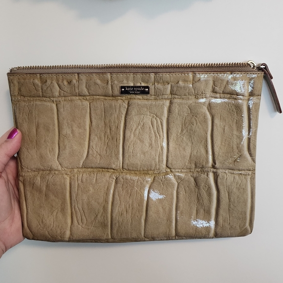 kate spade Handbags - ♠️Kate Spade Large Clutch